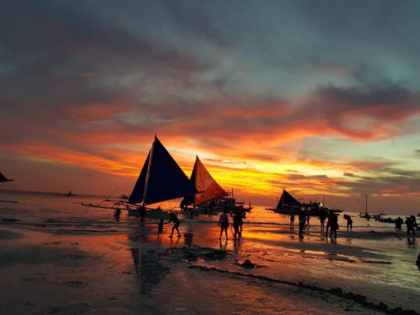 Namhyun captured the beauty of Boracay in these portraits